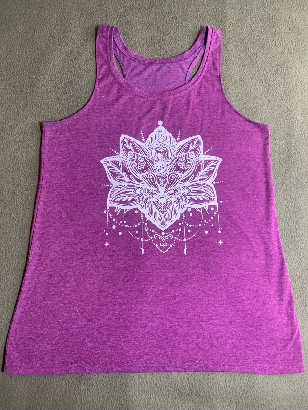 EUC Unbranded purple tank top with white picture on front. Size Large